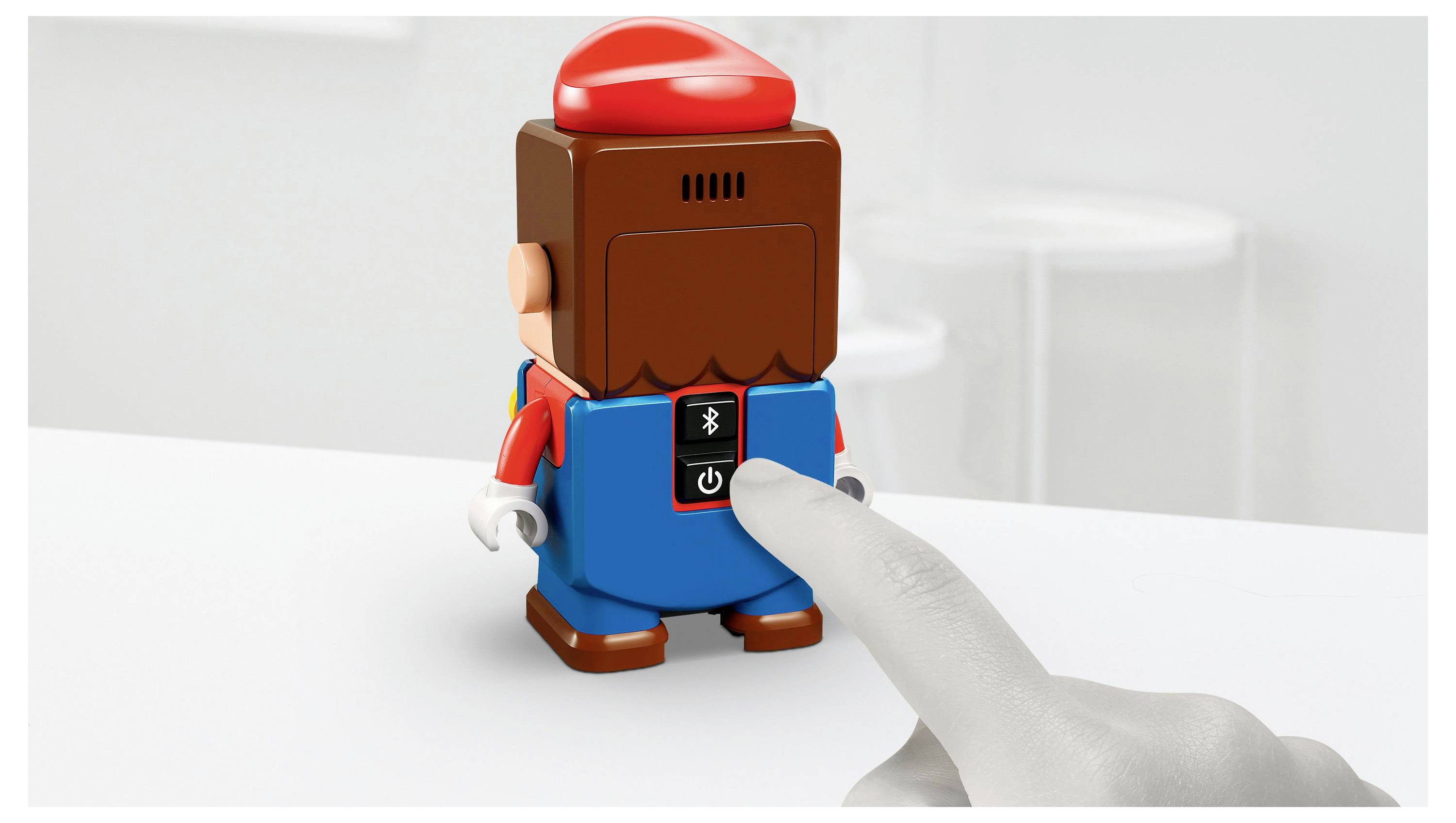 72043 LEGO® Super Mario™ Mario Kart™ – LEGO® Mario™ interactif et kart standard