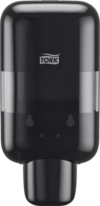 Un distributeur de savon noir de la marque Tork. Il est rectangulaire avec des coins arrondis et présente des zones transparentes sur les côtés.