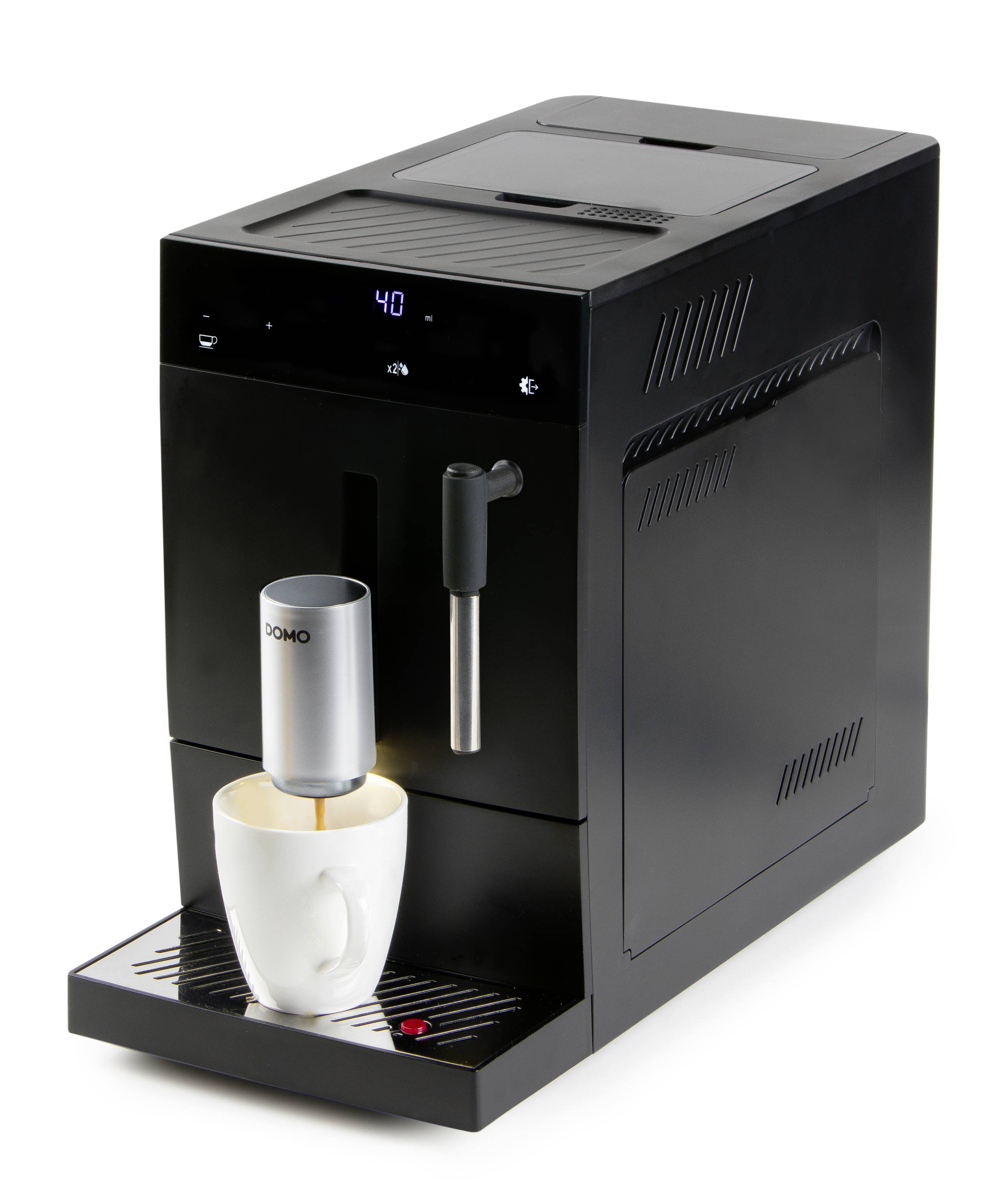 Une machine à café noire prépare une tasse de café. L'affichage indique le chiffre 40.