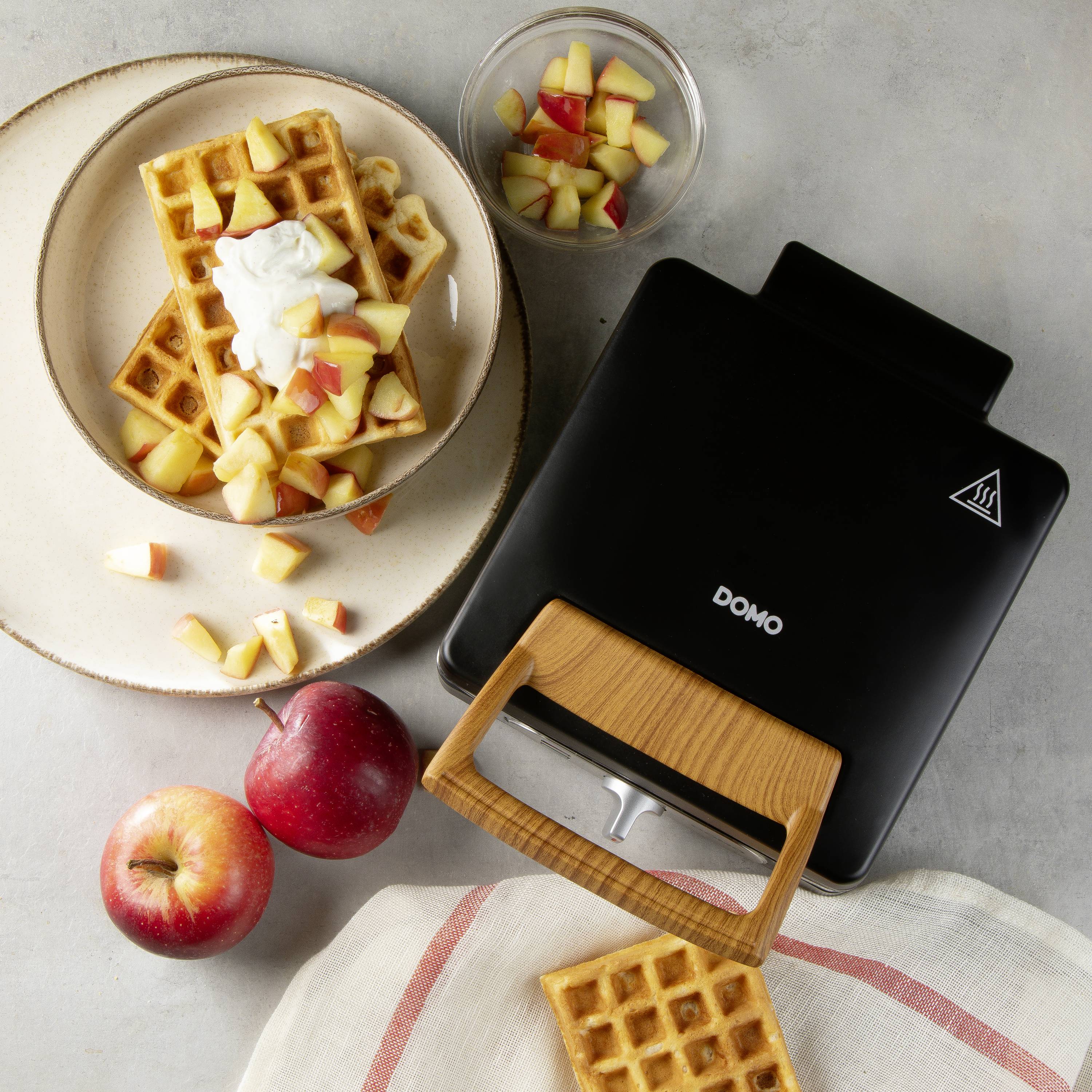 DOMO WAFFELEISEN – INKY BLACK Gaufrier noir