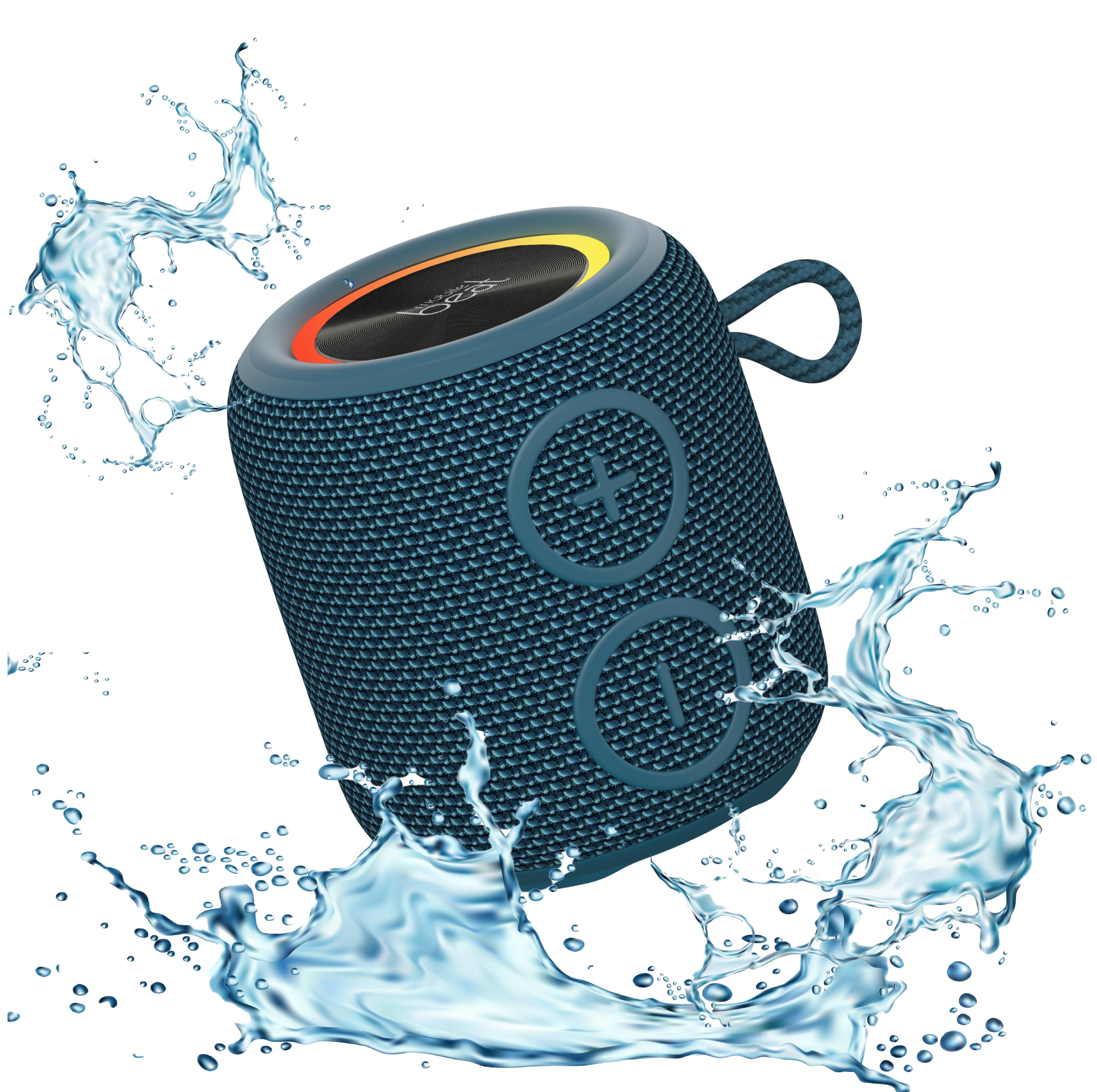 Enceinte Bluetooth portable en bleu avec des éclaboussures d'eau, démontrant sa résistance à l'eau et son design robuste.