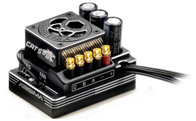 Régulateur électronique de vitesse pour voitures télécommandées, noir avec plusieurs connexions et ailettes de refroidissement, câbles de connexion visibles.