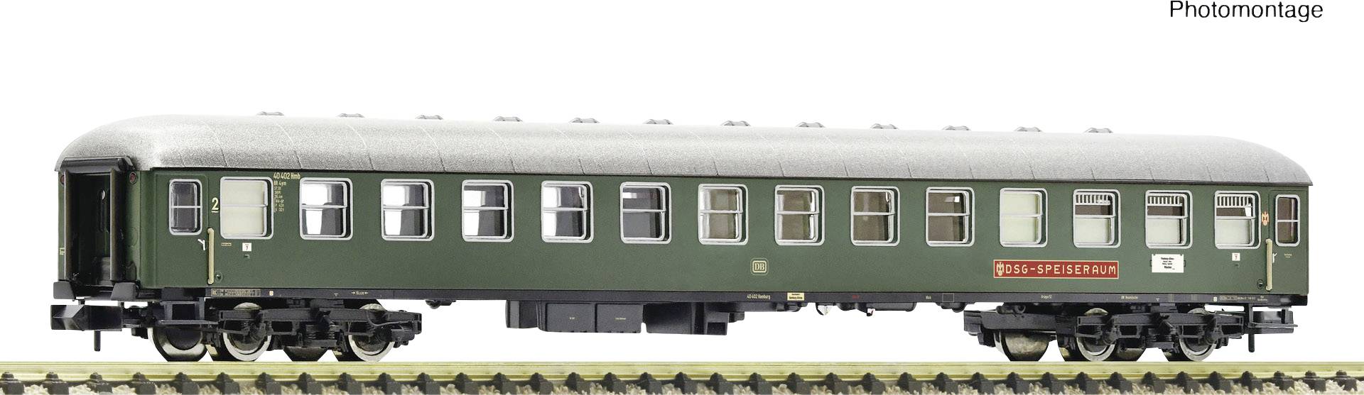 Une voiture de voyageurs verte pour train miniature, portant l'inscription 'DB AG Époque III'.
