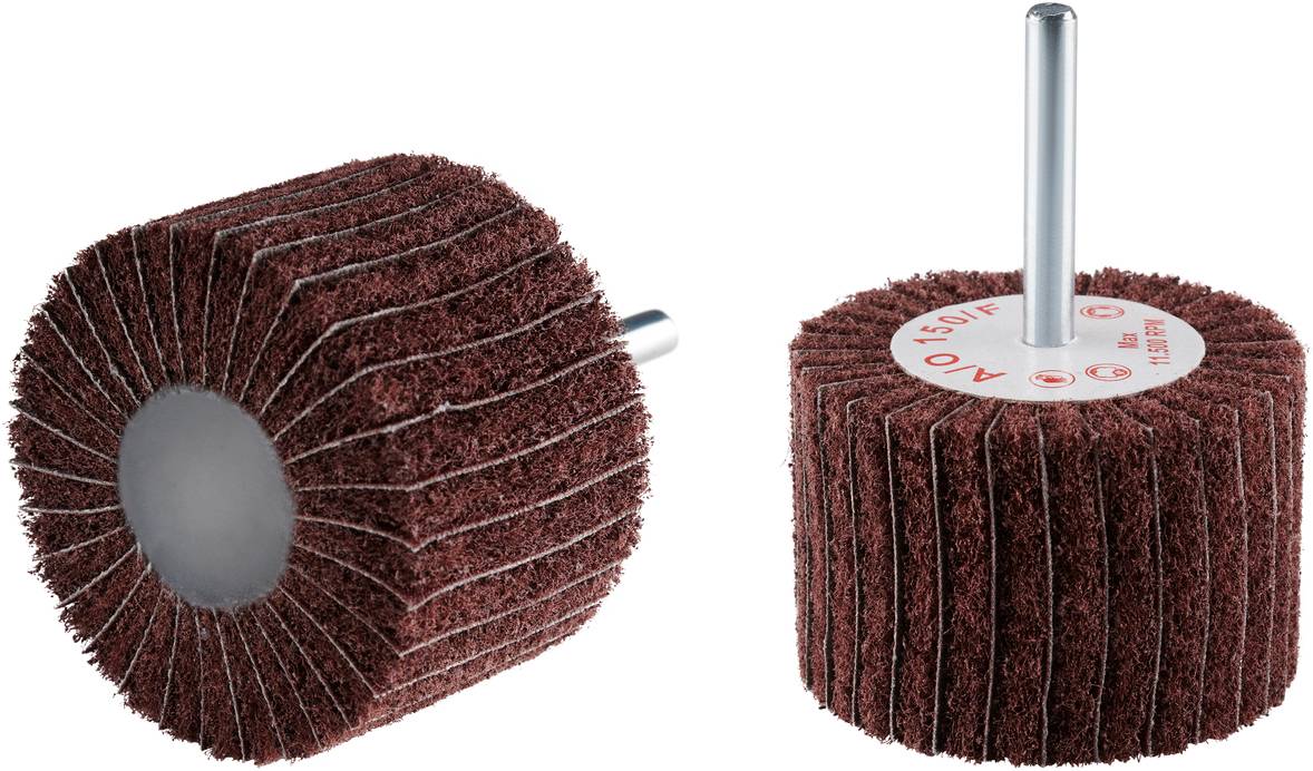 Deux roues de meulage rouges avec un centre gris et une tige métallique pour perceuses. À gauche, la roue montre la surface de meulage, à droite, le point de fixation.