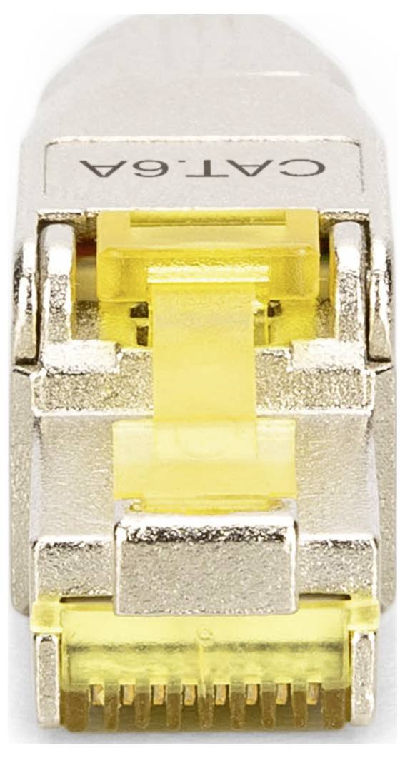 Un connecteur réseau CAT 6A argenté avec des insertions jaunes, utilisé pour connecter des ordinateurs aux réseaux via des câbles Ethernet.