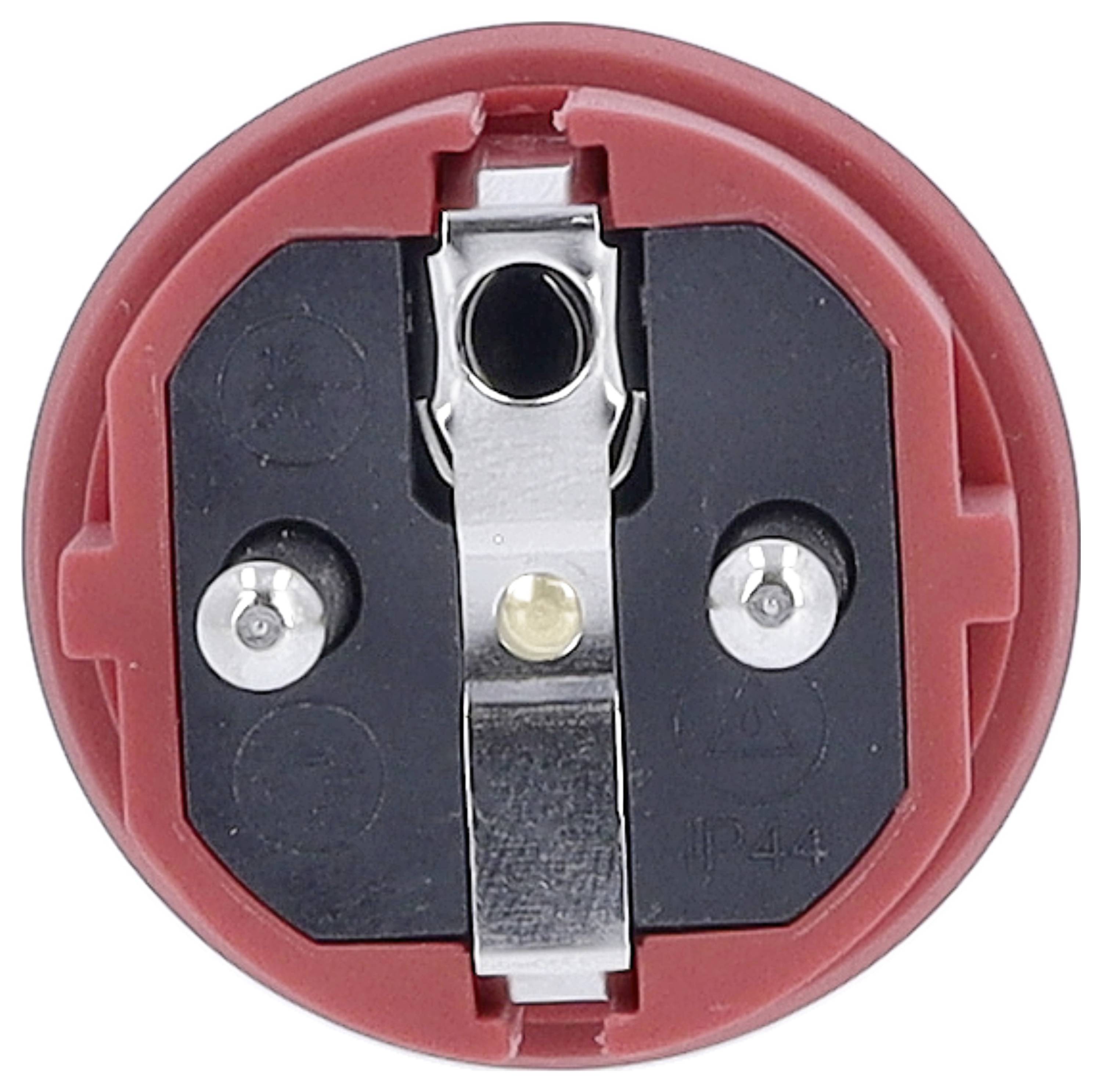 Gros plan sur une prise électrique rouge avec deux contacts métalliques et un orifice de mise à la terre, adaptée aux environnements IP44.