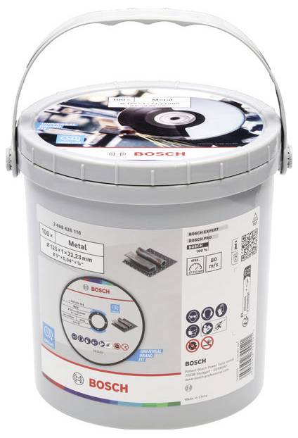Un seau gris et blanc avec un couvercle et une poignée de transport. Un autocollant représente un disque de coupe en métal Bosch.