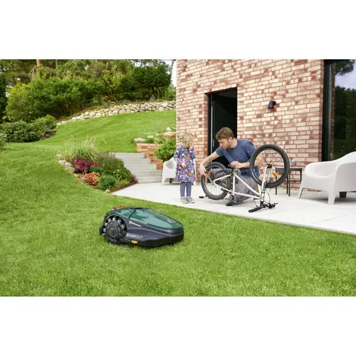 Robomow RKS 800 Tondeuse robot Conçu pour surface max. 800 m² Robomow RKS 800 Tondeuse robot Conçu pour surface max. 800 m²