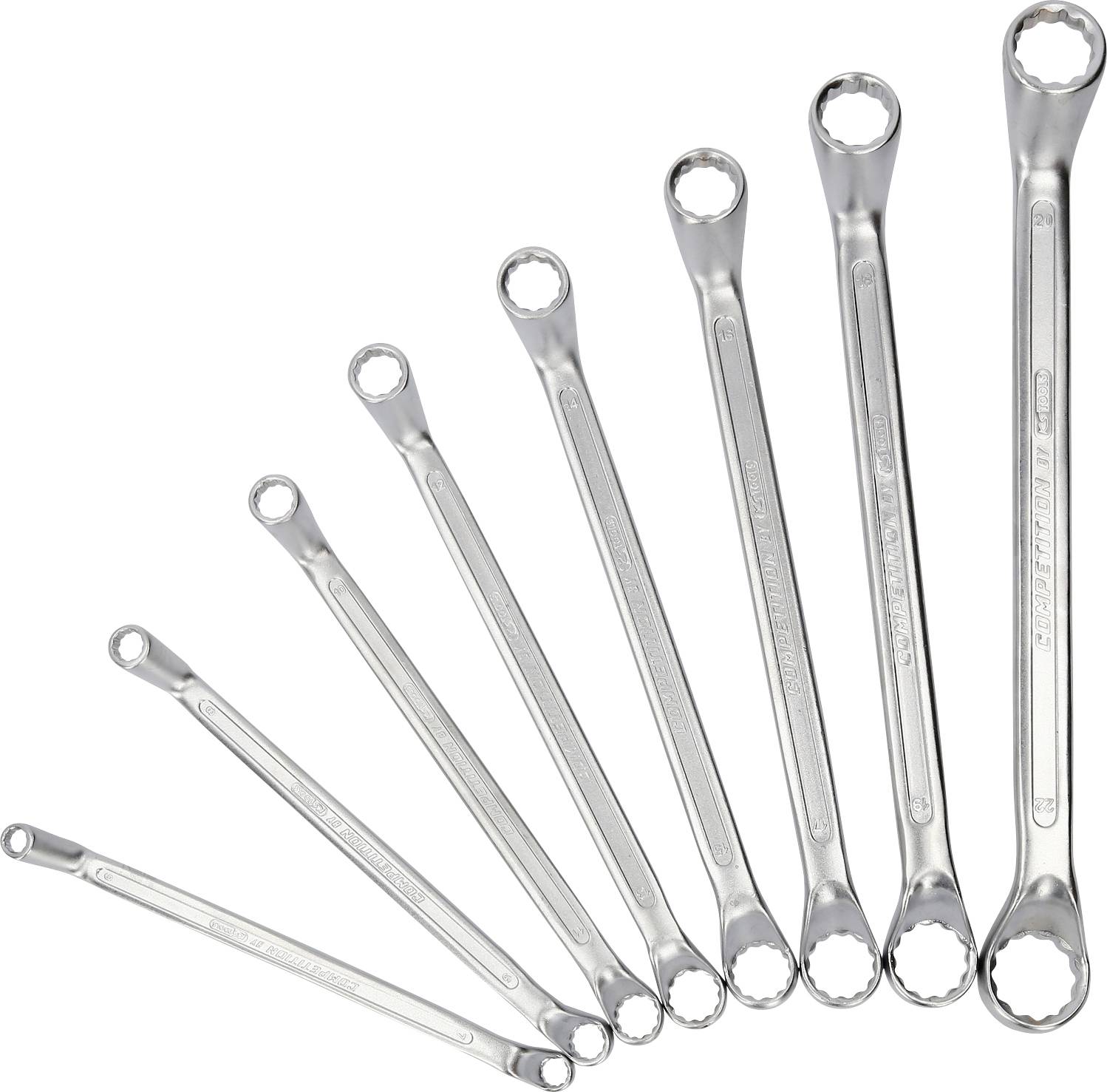 Une série de huit clés annulaires en argent de différentes tailles, disposées uniformément du plus petit au plus grand, sur un fond blanc.