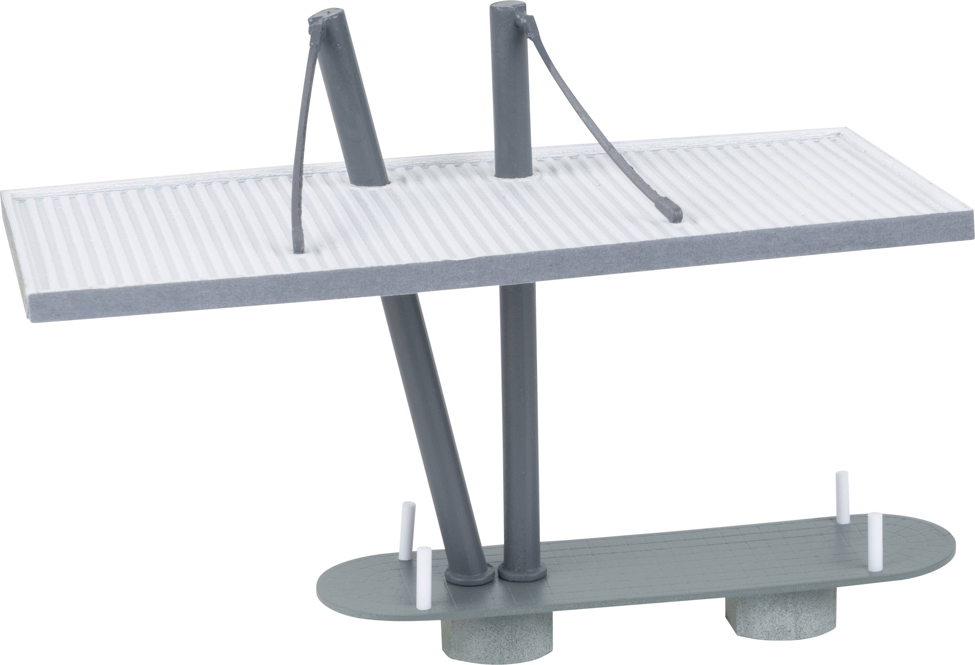 Modèle d'un tremplin de plongeon moderne avec deux plateformes et des piliers stables, design minimaliste.