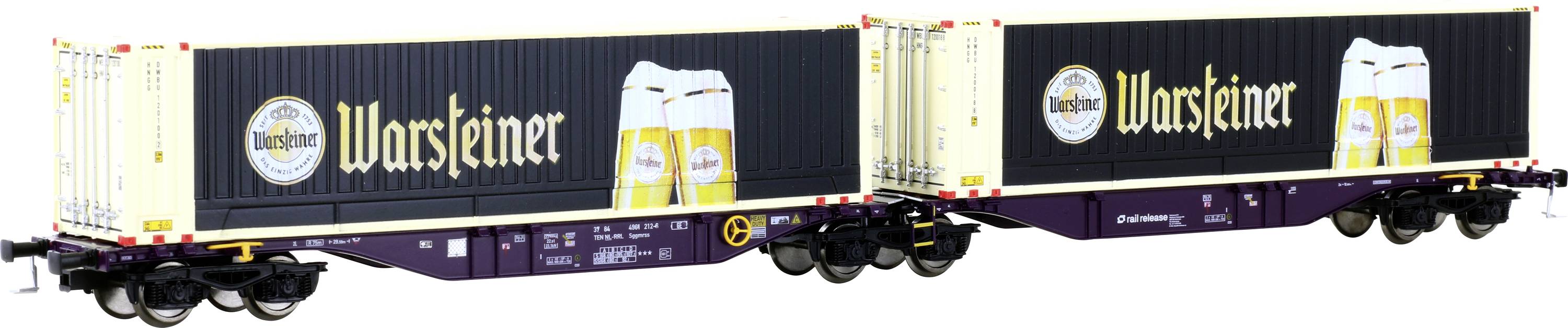 Deux wagons de marchandises avec des conteneurs noirs portant le logo 'Warsteiner' et des illustrations de bière, sur des rails.