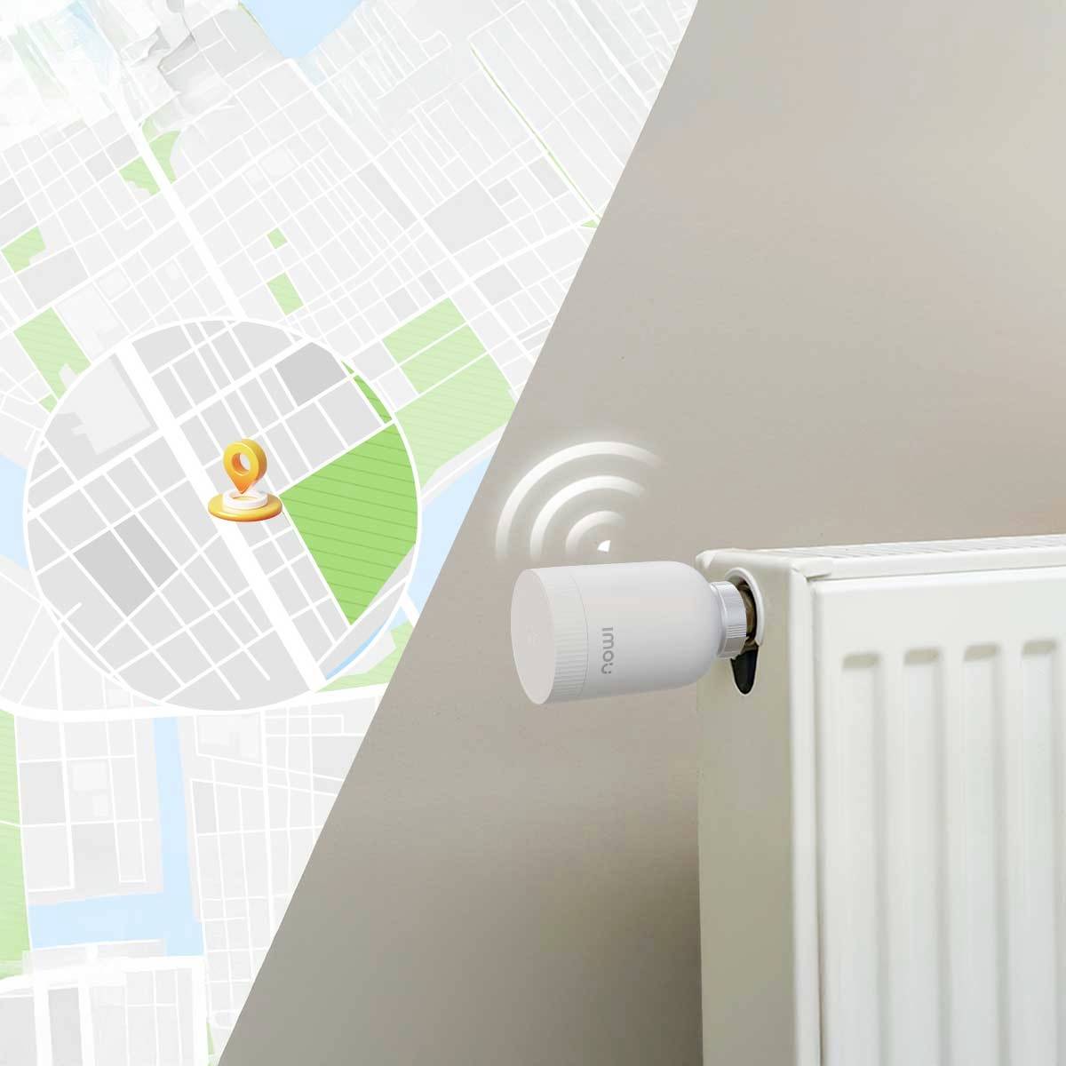 Un radiateur équipé d'un thermostat intelligent qui émet des ondes radio. En arrière-plan, on aperçoit une carte numérique avec un marqueur de localisation.