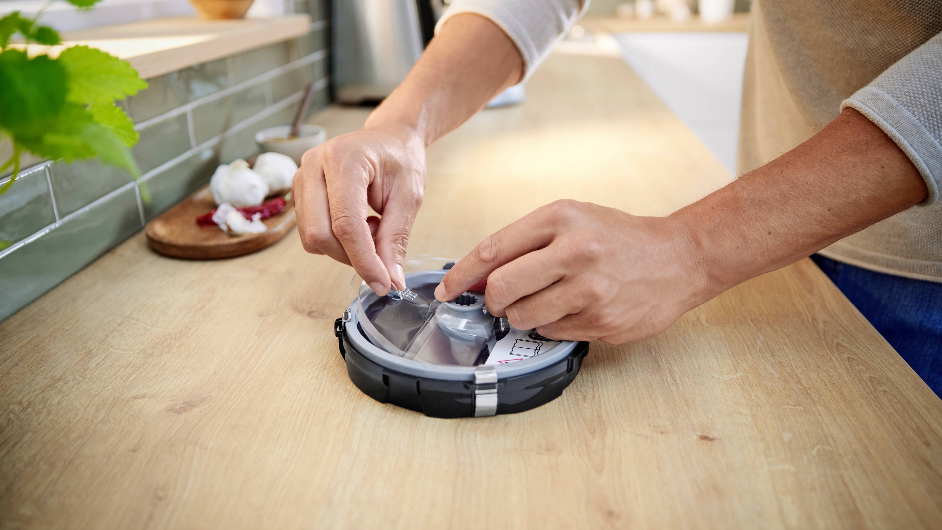 Bosch Würfelschneider für Bosch Küchenmaschine Serie 6 und 8 Cubeuse noir, gris