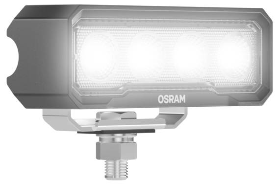 Un éclairage LED rectangulaire équipé de quatre ampoules lumineuses, fixé sur un support métallique. Le panneau avant est marqué « OSRAM ».