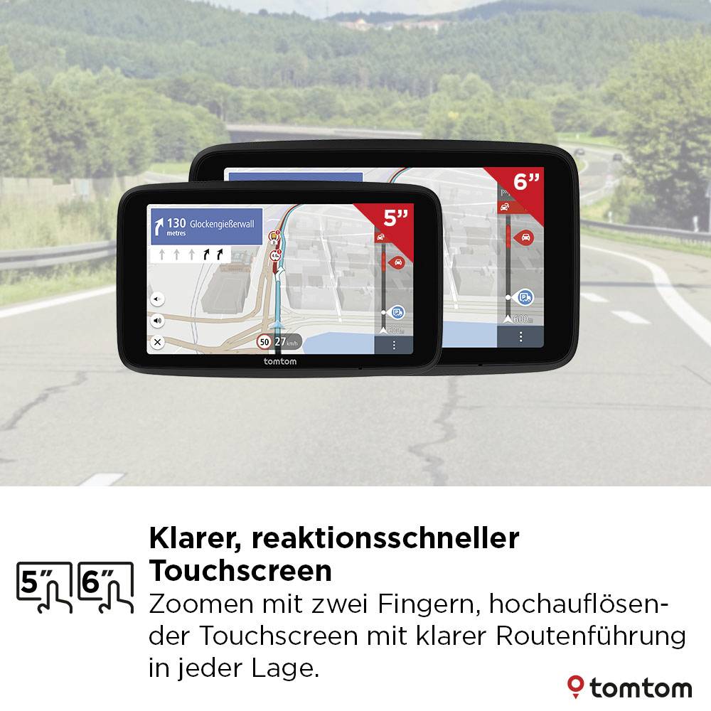 Le dispositif de navigation Tomtom affiche un écran tactile clair et réactif, doté d'une fonction de zoom utilisable avec deux doigts pour un guidage routier facilité.