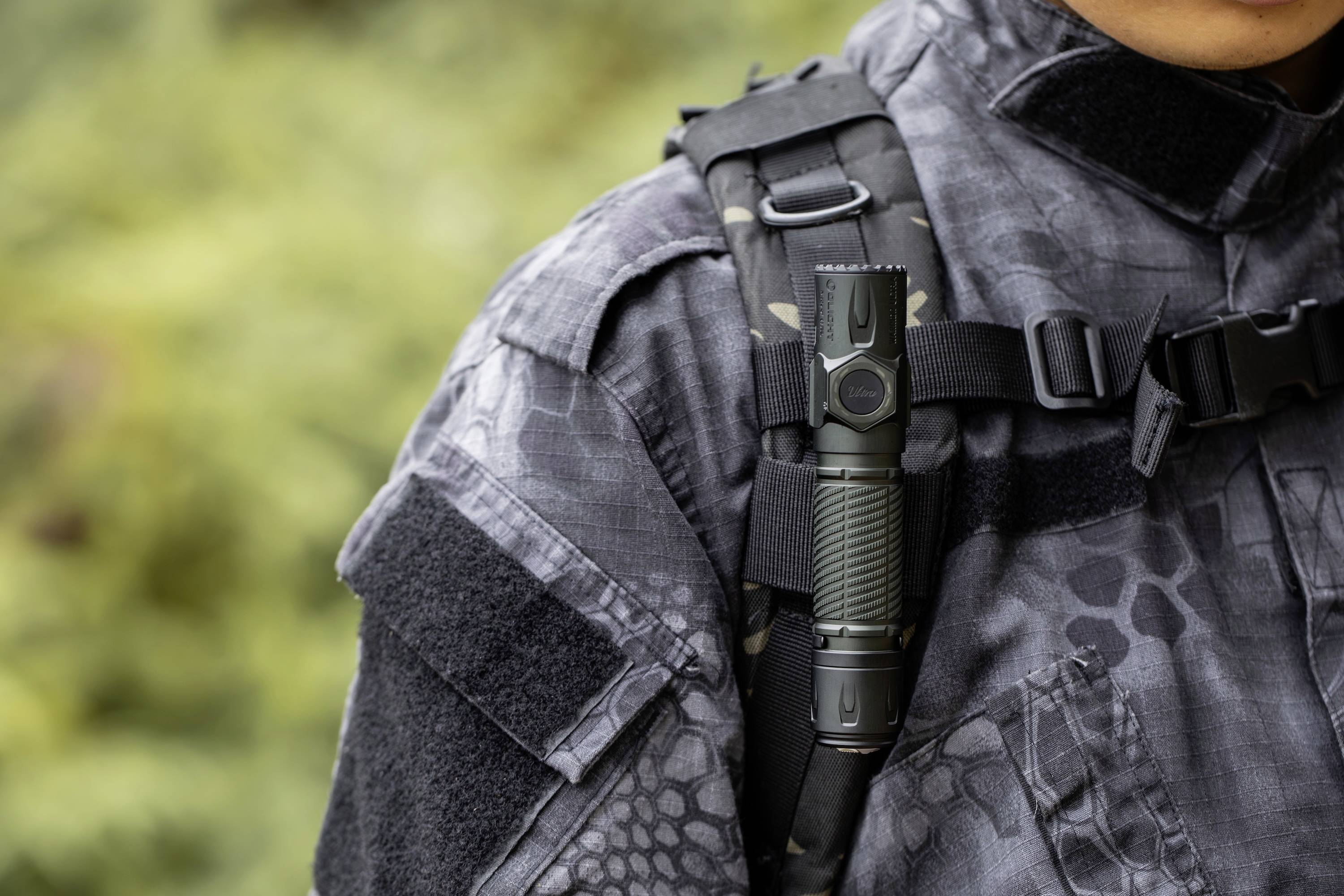 OLight LED Mini lampe de poche avec étui , avec clip ceinture à batterie 178 g