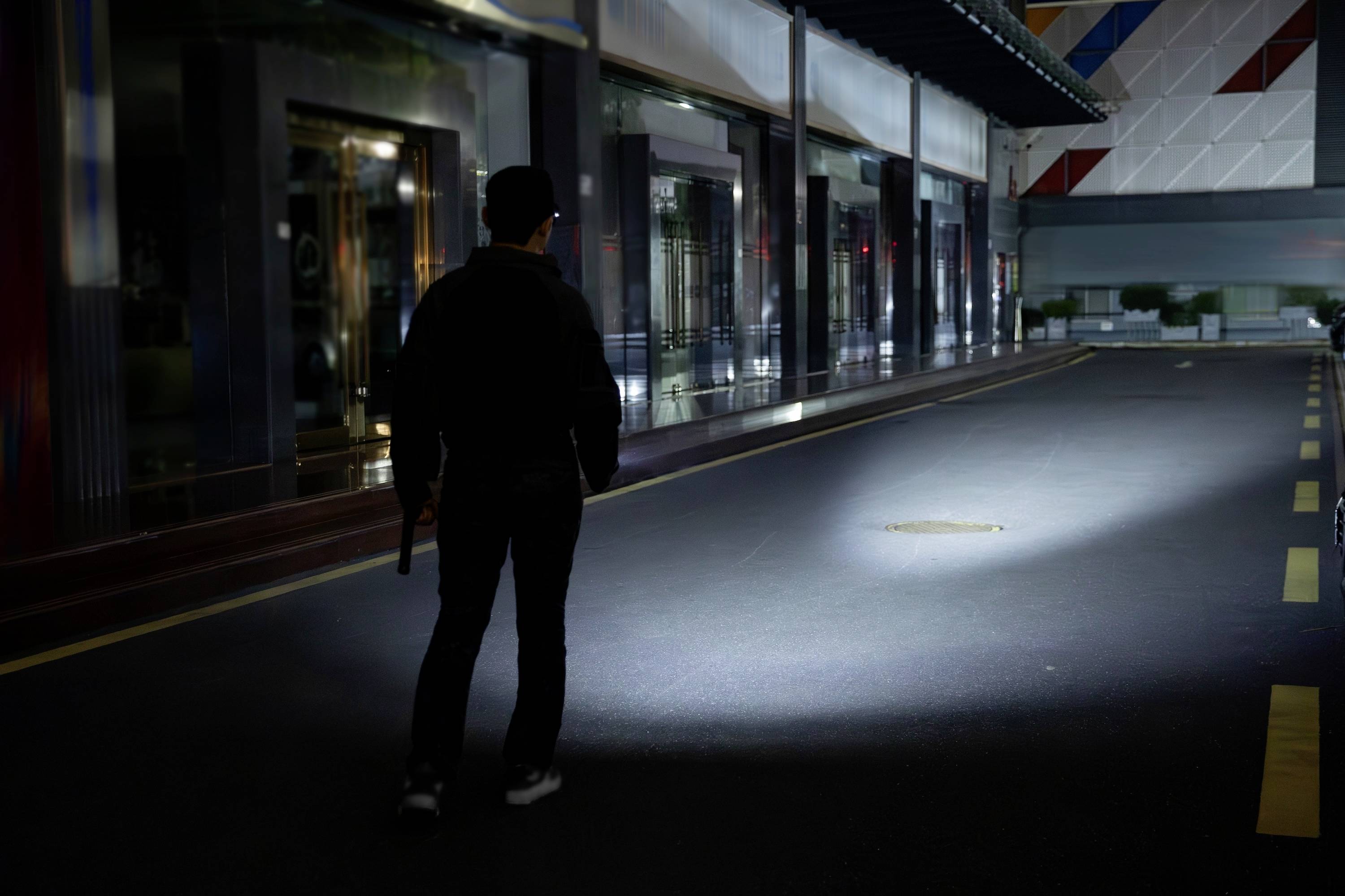 OLight LED Mini lampe de poche avec étui , avec clip ceinture à batterie 178 g