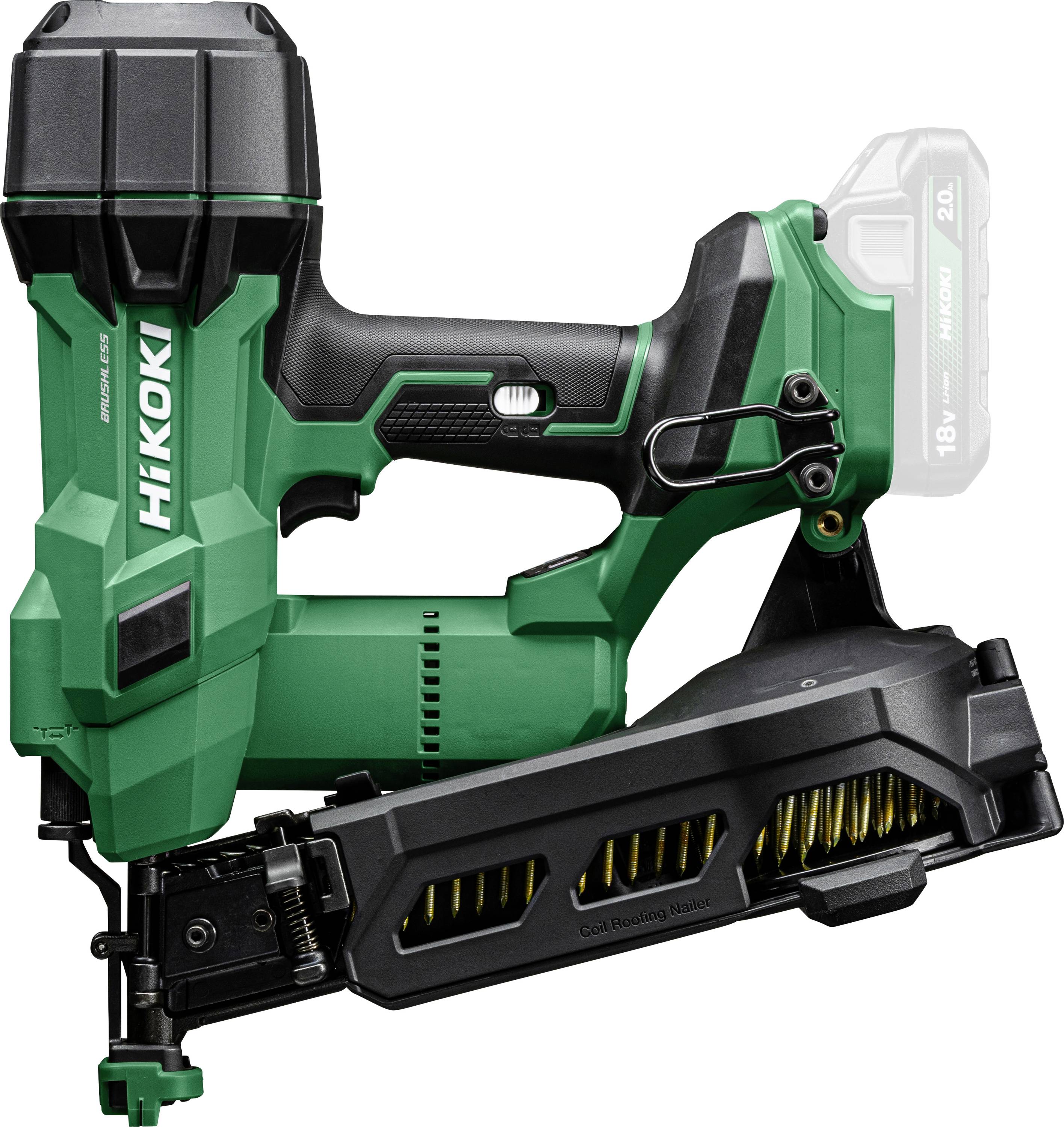 Un pistolet à clouer sans fil vert et noir avec 'Hikoki' écrit sur le côté, présentant un chargeur de clous visible, conçu pour une utilisation dans la construction.