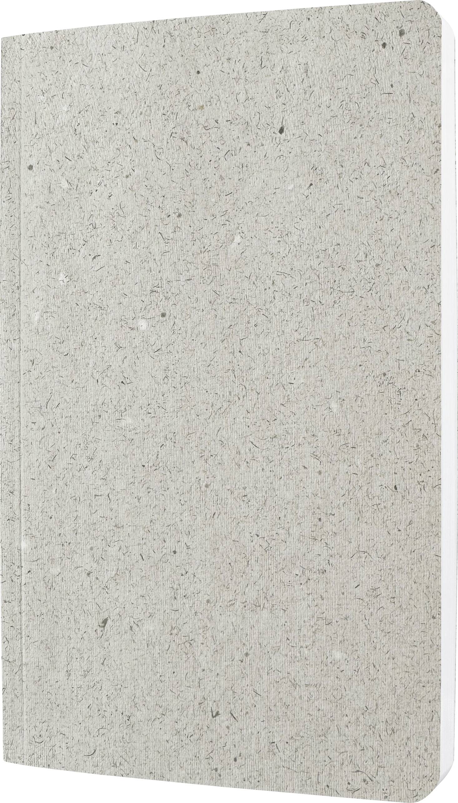 Un carnet relié fermé à couverture grise, dressé verticalement, montrant sa face avant à surface texturée, sur un fond blanc uni.