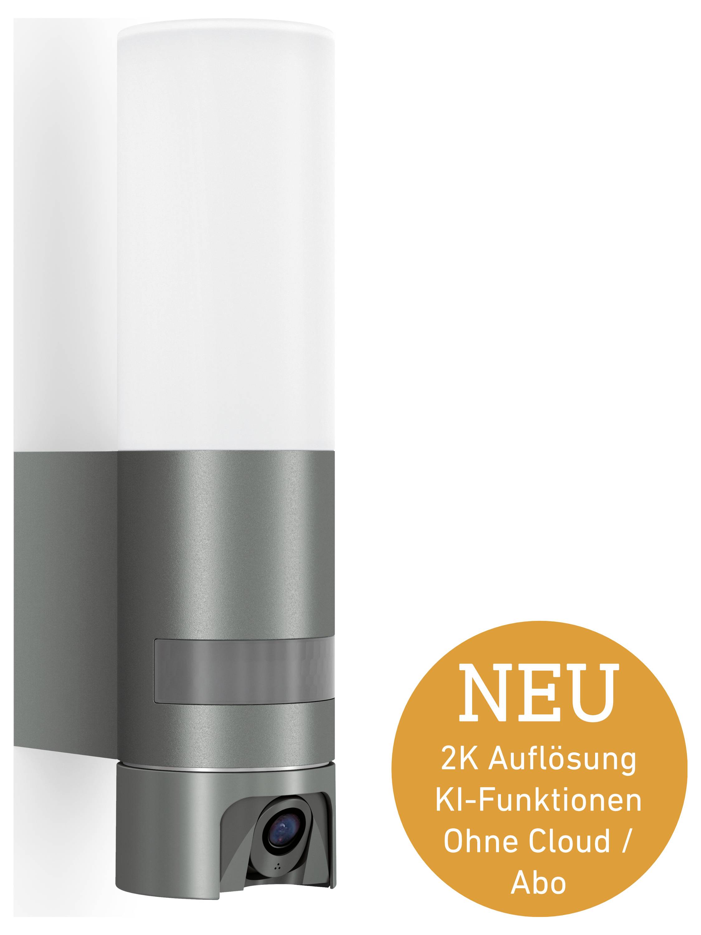 Caméra de sécurité extérieure avec éclairage intégré. Fonctionnalités « Résolution 2K, fonctions IA, sans cloud/abonnement » dans un cercle orange.