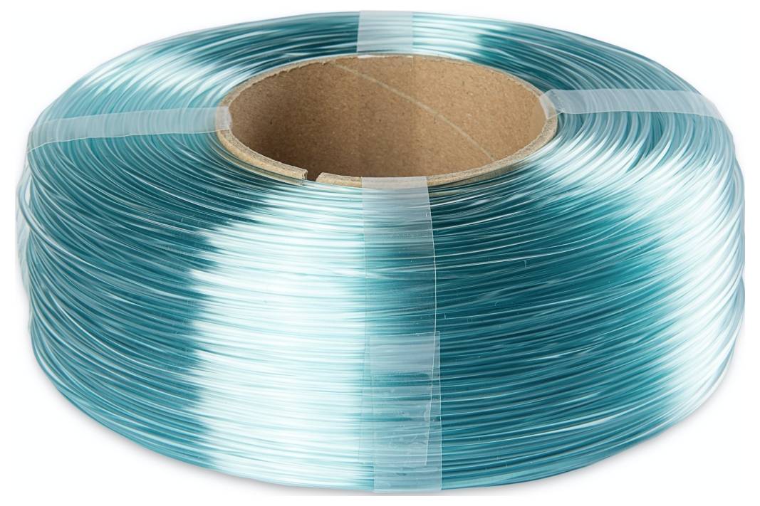Une bobine de filament bleu-vert, étroitement enroulée et emballée dans un plastique transparent, généralement utilisée pour l'impression 3D.