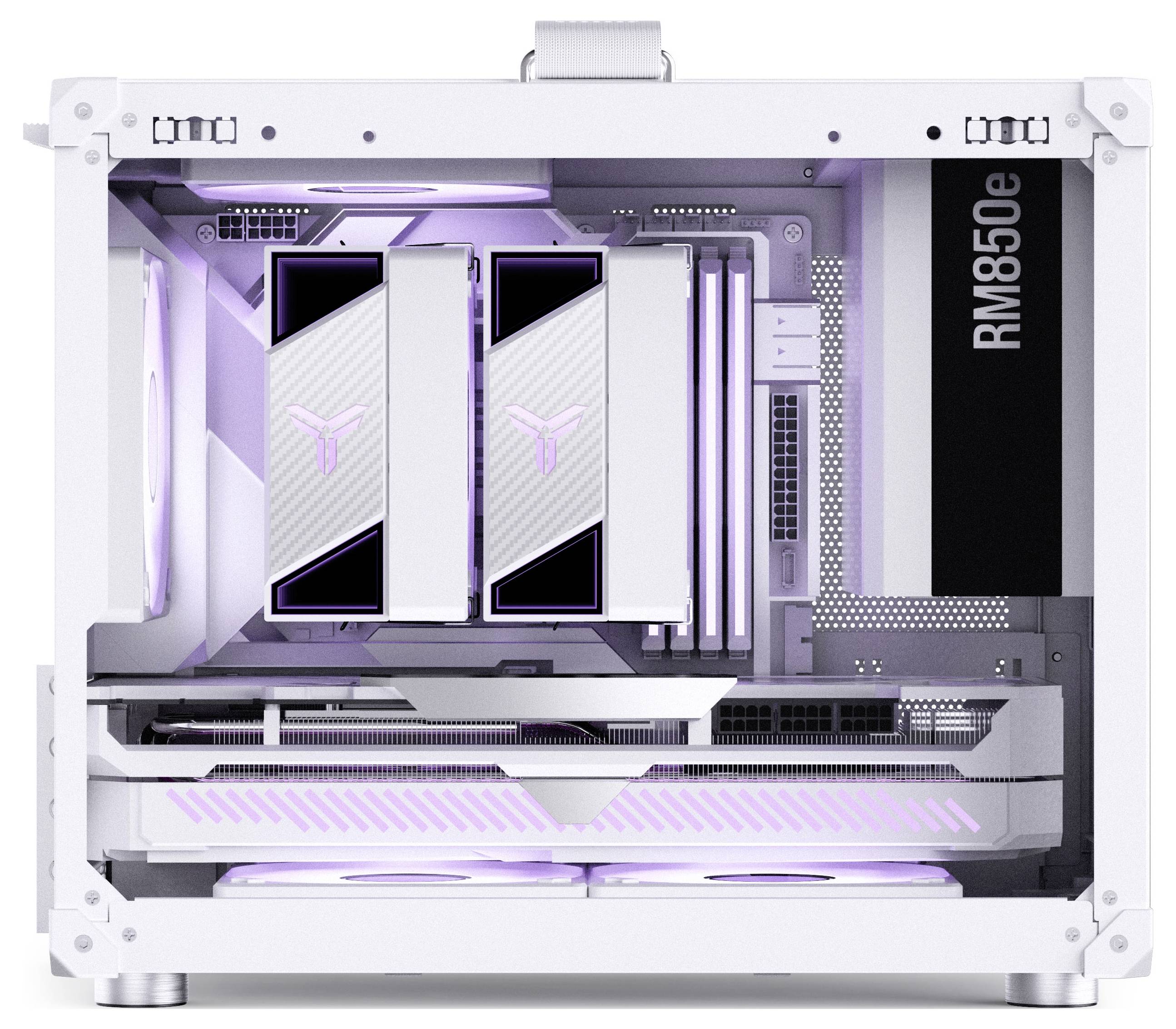 Une tour d'ordinateur de bureau blanche avec deux cartes graphiques verticales, des ventilateurs de refroidissement et un bloc d'alimentation étiqueté « RM850e », illuminée d'une lueur mauve douce.