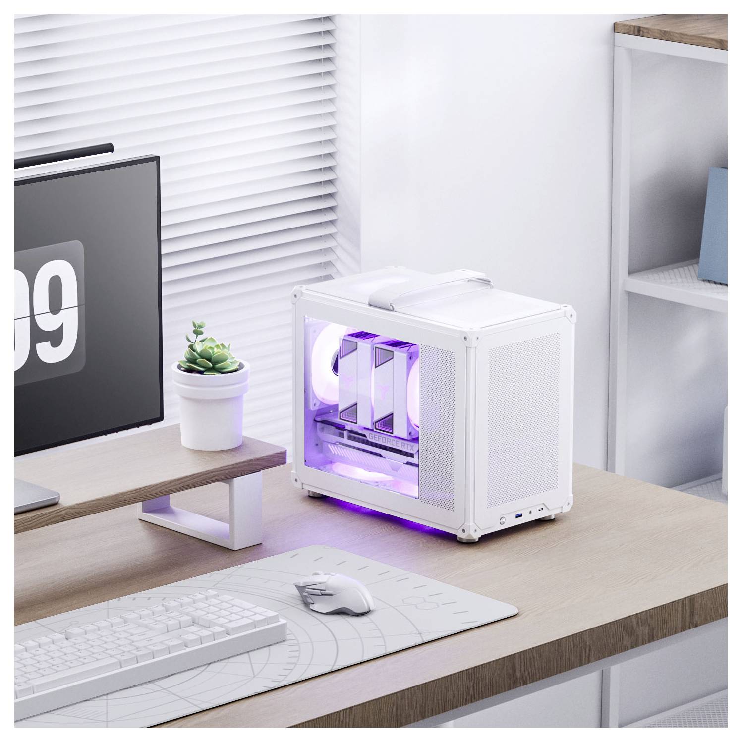 Un boîtier d'ordinateur de bureau blanc avec des lumières violettes qui brillent est posé sur un bureau en bois à côté d'un écran affichant l'heure « 11:09 ».