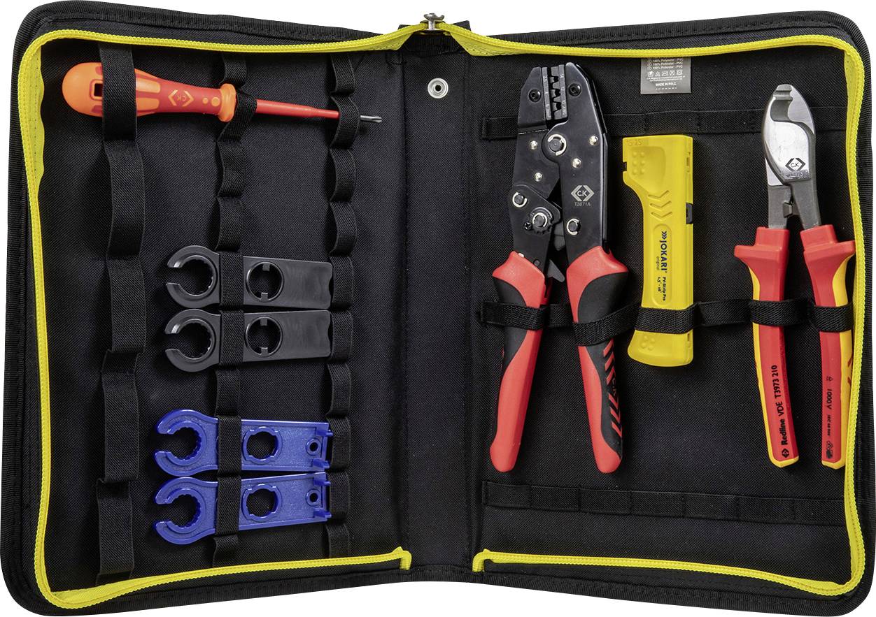 Une trousse à outils dans un étui à fermeture éclair contenant un tournevis à poignée rouge, un outil à sertir, un coupe-câble, un outil jaune, et des clips de câble noirs et bleus.