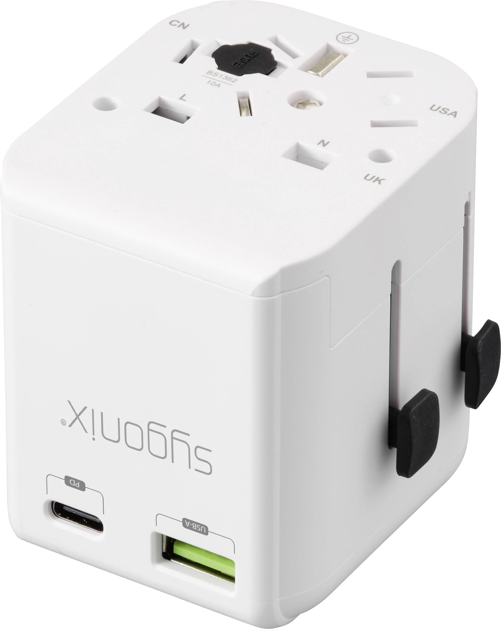 Un adaptateur de voyage blanc avec plusieurs types de prises pour une utilisation mondiale, comprenant des prises USA, UK, EU, et des ports USB.