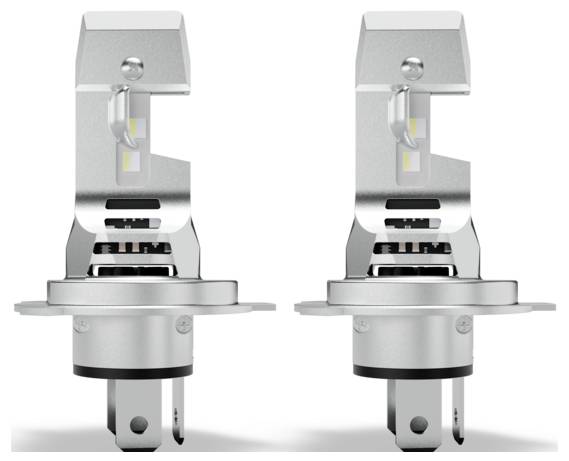 Deux ampoules de phare à LED avec boîtier métallique argenté présentées côte à côte, mettant en valeur leur design et leurs diodes électroluminescentes doubles.