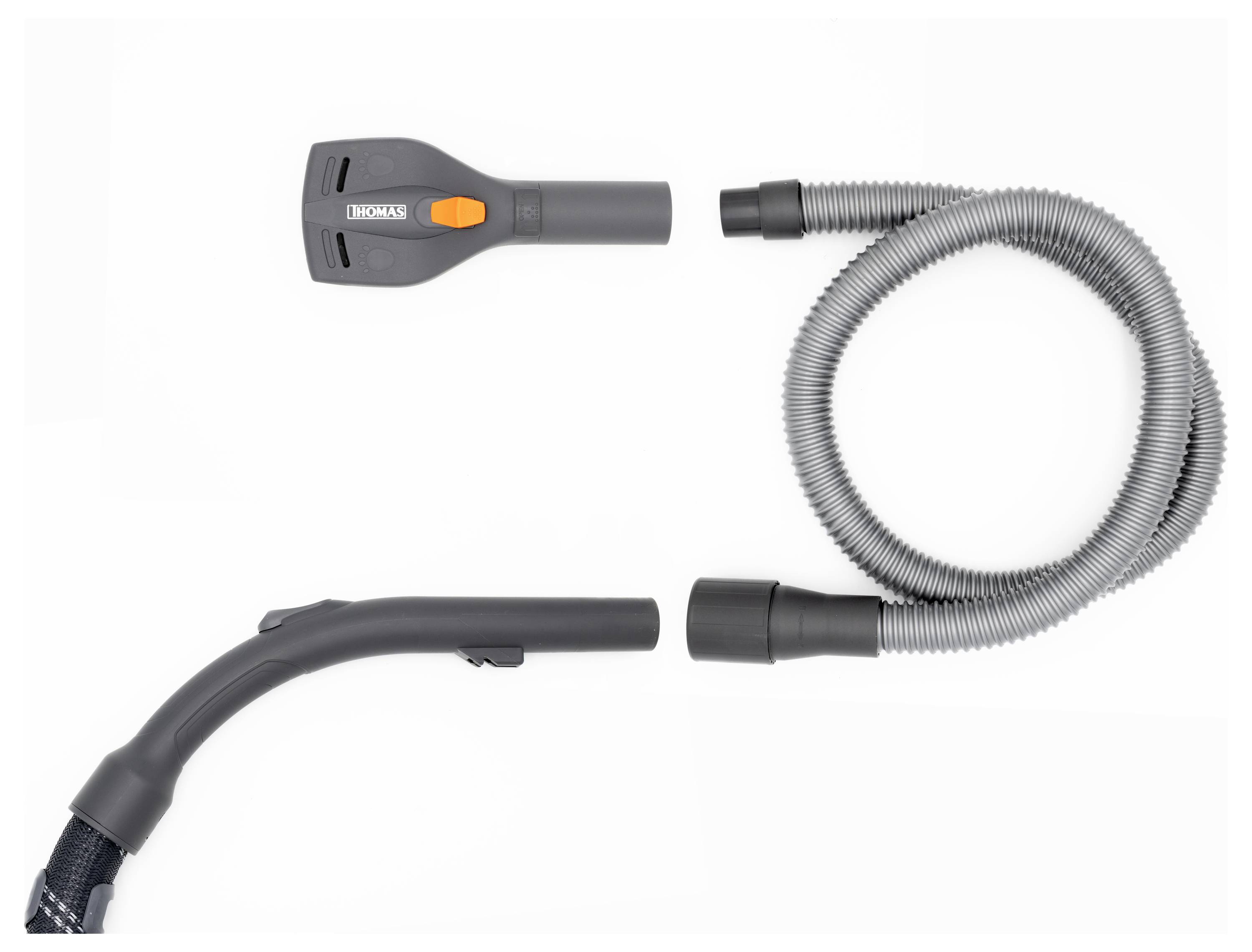 Accessoires d'aspirateur : une buse, un tuyau et un embout de rallonge disposés sur un fond blanc.