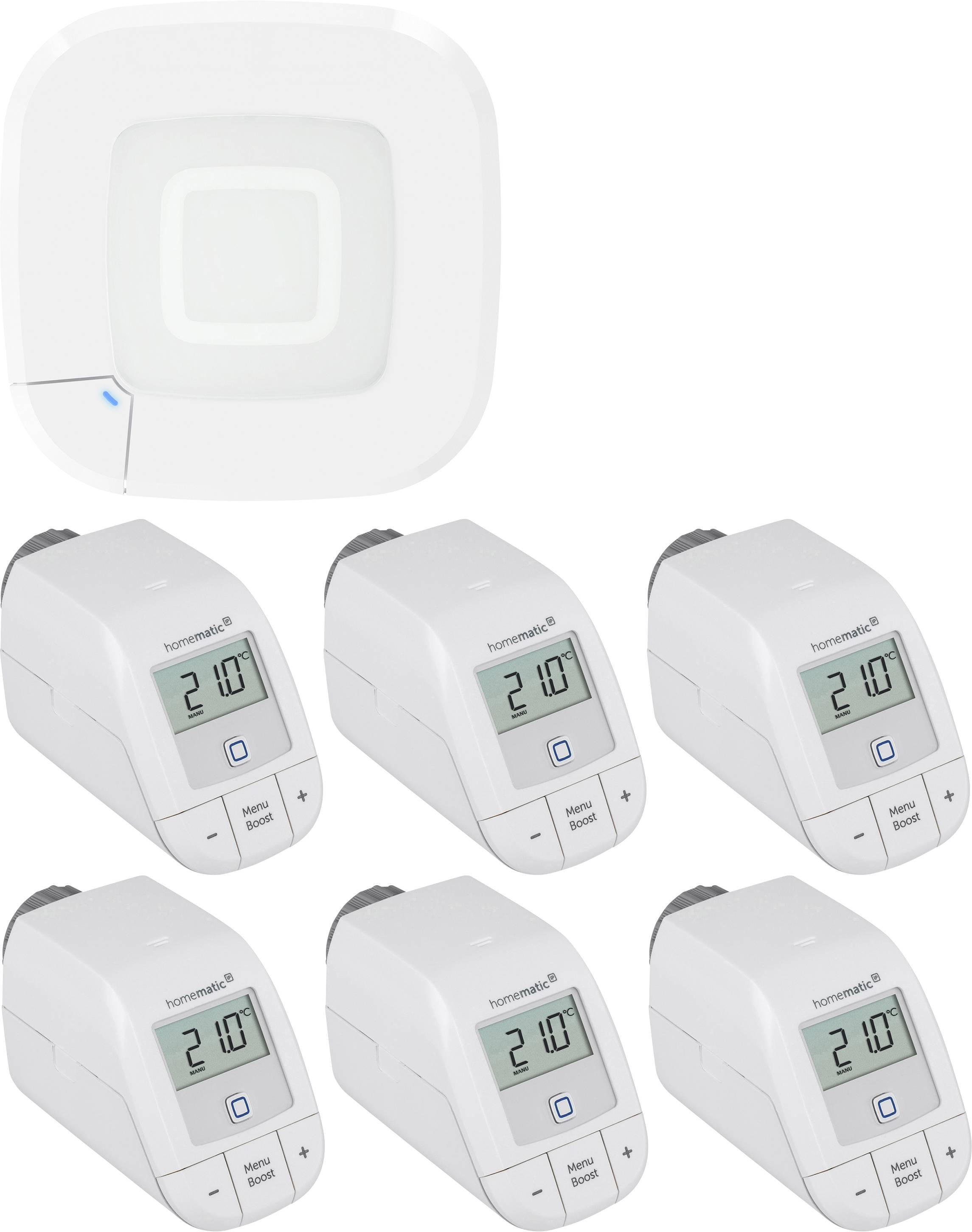 Ein Set aus fünf weißen intelligenten Thermostaten, die 21,0 Grad anzeigen, zusammen mit einem quadratischen Hub. Ideal zur Steuerung der Raumtemperatur.