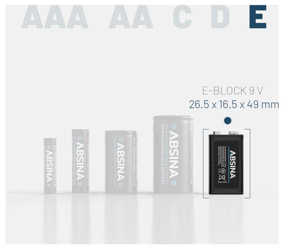 L'image présente des piles ABSINA de différentes tailles : AAA, AA, C, D, et met en évidence le bloc-pile 9V E-Block avec des dimensions de 26,5 x 16,5 x 49 mm.