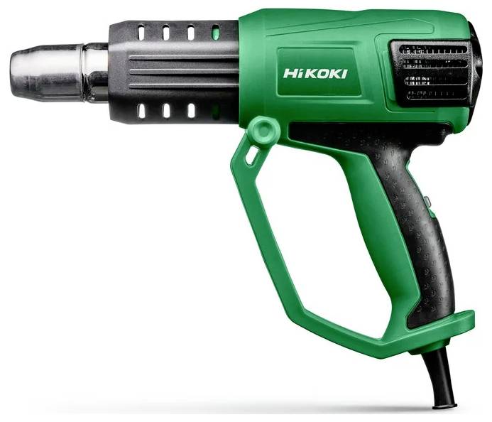 Un pistolet thermique vert et noir portant l'étiquette « HiKOKI » avec une buse en métal ajourée et une poignée ergonomique, utilisé pour des applications telles que le décapage de peinture.
