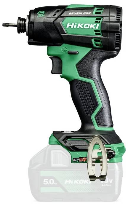 Un tournevis à chocs sans fil vert et noir avec un moteur sans balais étiqueté « HiKoki » est présenté. Sa conception est ergonomique et compacte.