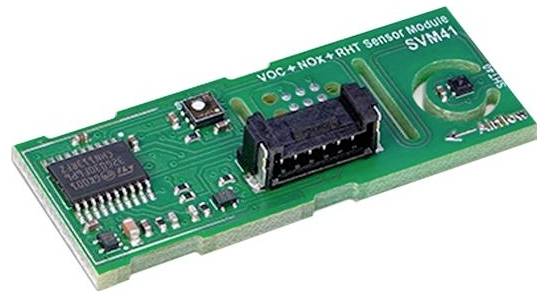 Un module de capteur vert étiqueté « Module de capteur SVM41 VOC + NOx + RHT » avec divers composants électroniques et un port de connexion noir.