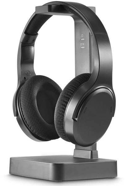 Schwarze Over-Ear-Kopfhörer auf einem Ständer vor einem weißen Hintergrund.