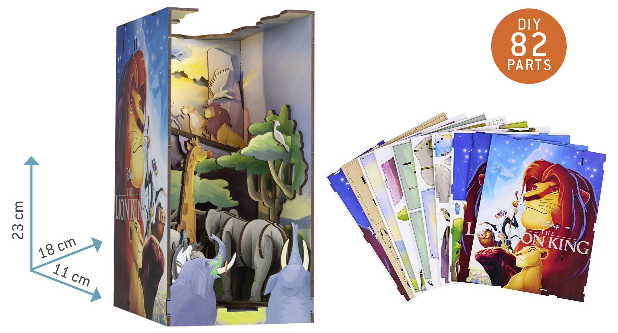 Livre de puzzle 3D 'Le Roi Lion', présentant un livre ouvert avec une scène vivante de personnages et d'arbres. Comprend une étiquette DIY de 82 pièces.