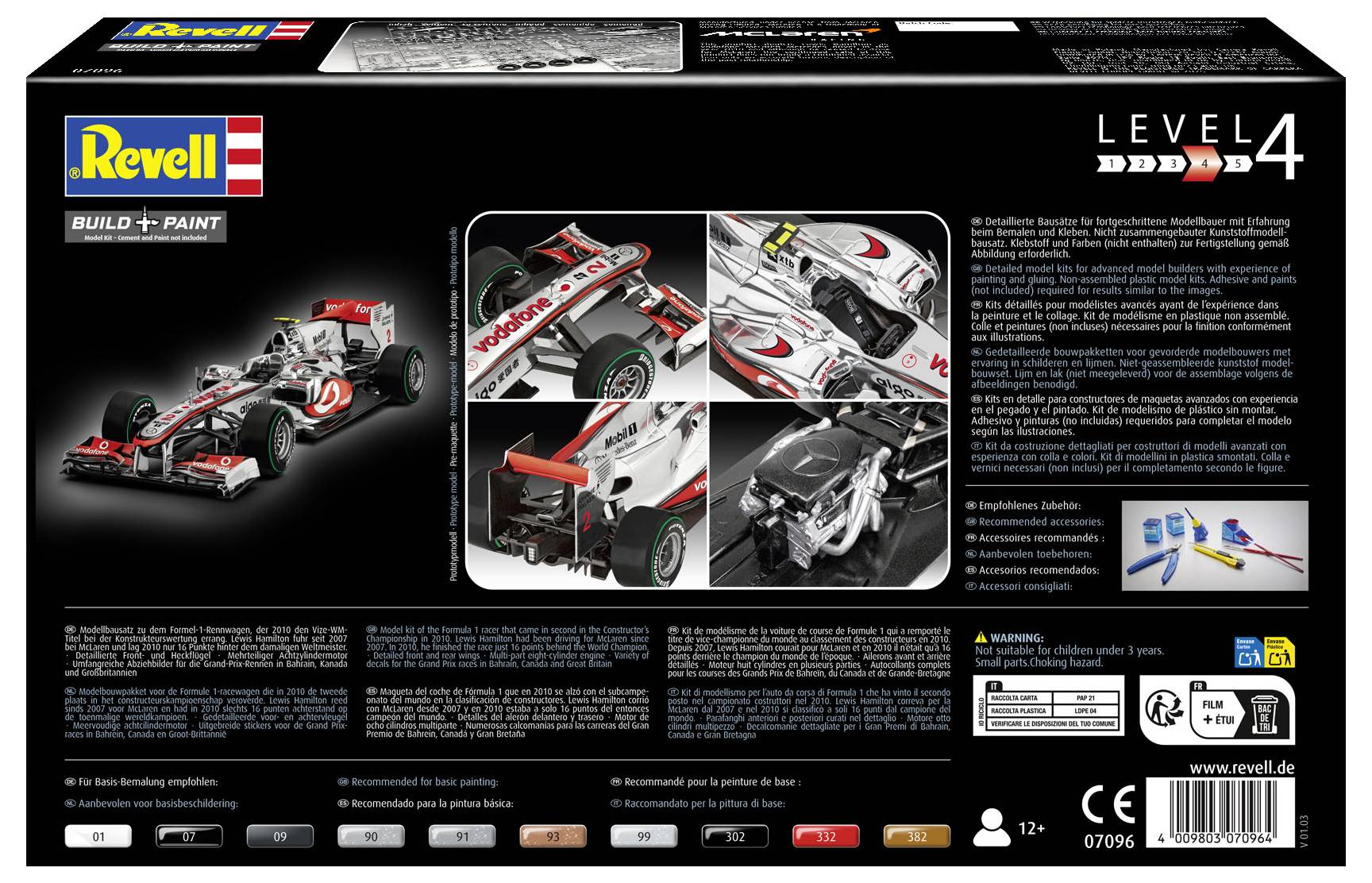 Boîte de maquette à construire et peindre Revell, niveau 4, présentant une image détaillée d'une voiture de course, quatre photos rapprochées de pièces de voiture et des illustrations de set de peinture.