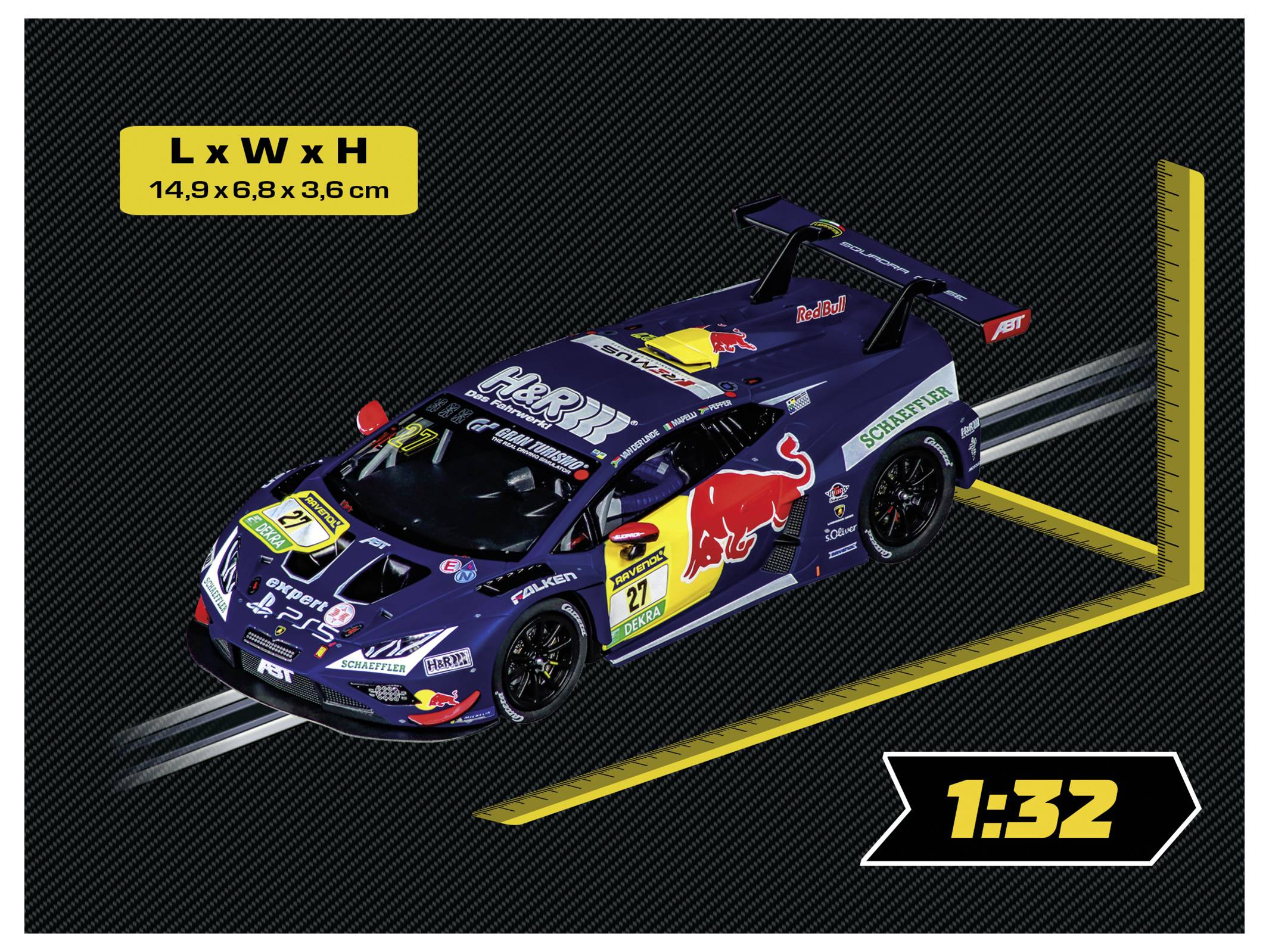 Une voiture de course miniature avec des décalcomanies colorées sur un fond noir est présentée. Dimensions : 14,9 x 6,8 x 3,6 cm. Échelle de taille : 1:32.