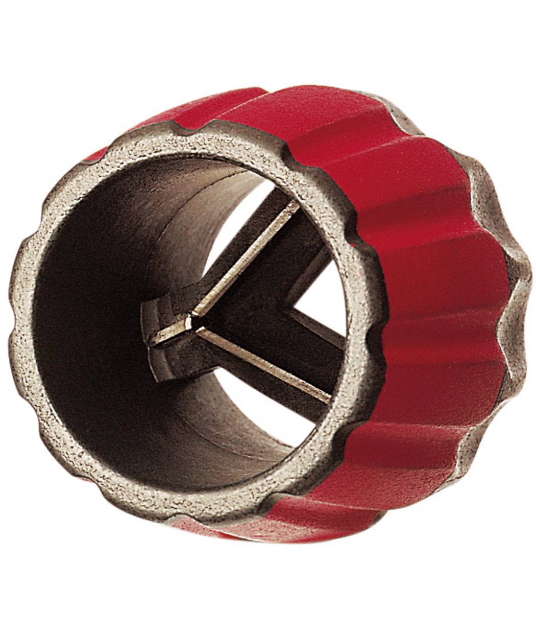 Gros plan d'un outil cylindrique métallique nervuré de couleur rouge avec un centre creux et des lames internes, présenté sur un fond blanc.