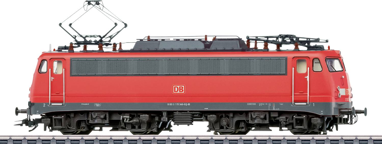 Une locomotive électrique rouge avec le logo 'DB', stationnée sur une voie ferrée. La locomotive présente des câbles noirs proéminents et des détails métalliques.