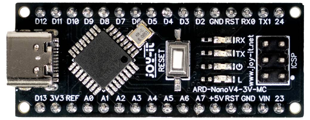 Une carte de microcontrôleur noir étiquetée « ARD Nano V4 », avec plusieurs broches, un port USB-C et des composants électroniques.