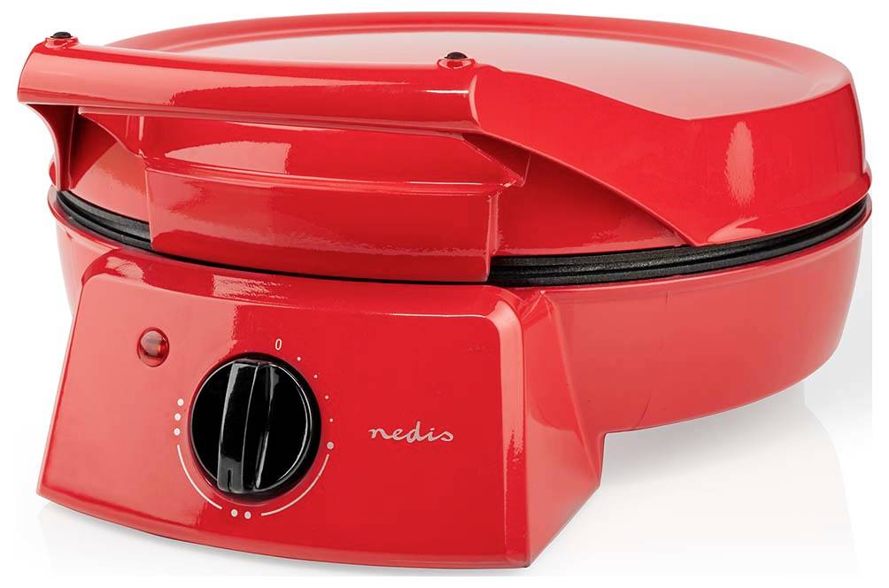 Four à pizza électrique rouge de marque Nedis, doté d'un bouton réglable et présentant un design compact et arrondi avec une poignée supérieure.