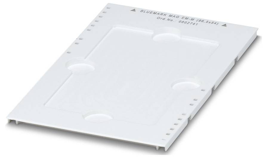 Une étiquette de marquage en plastique blanc avec de petites perforations et le texte « Bluemark mag em-m (65.54x) » sur le bord. Convient pour une utilisation industrielle.
