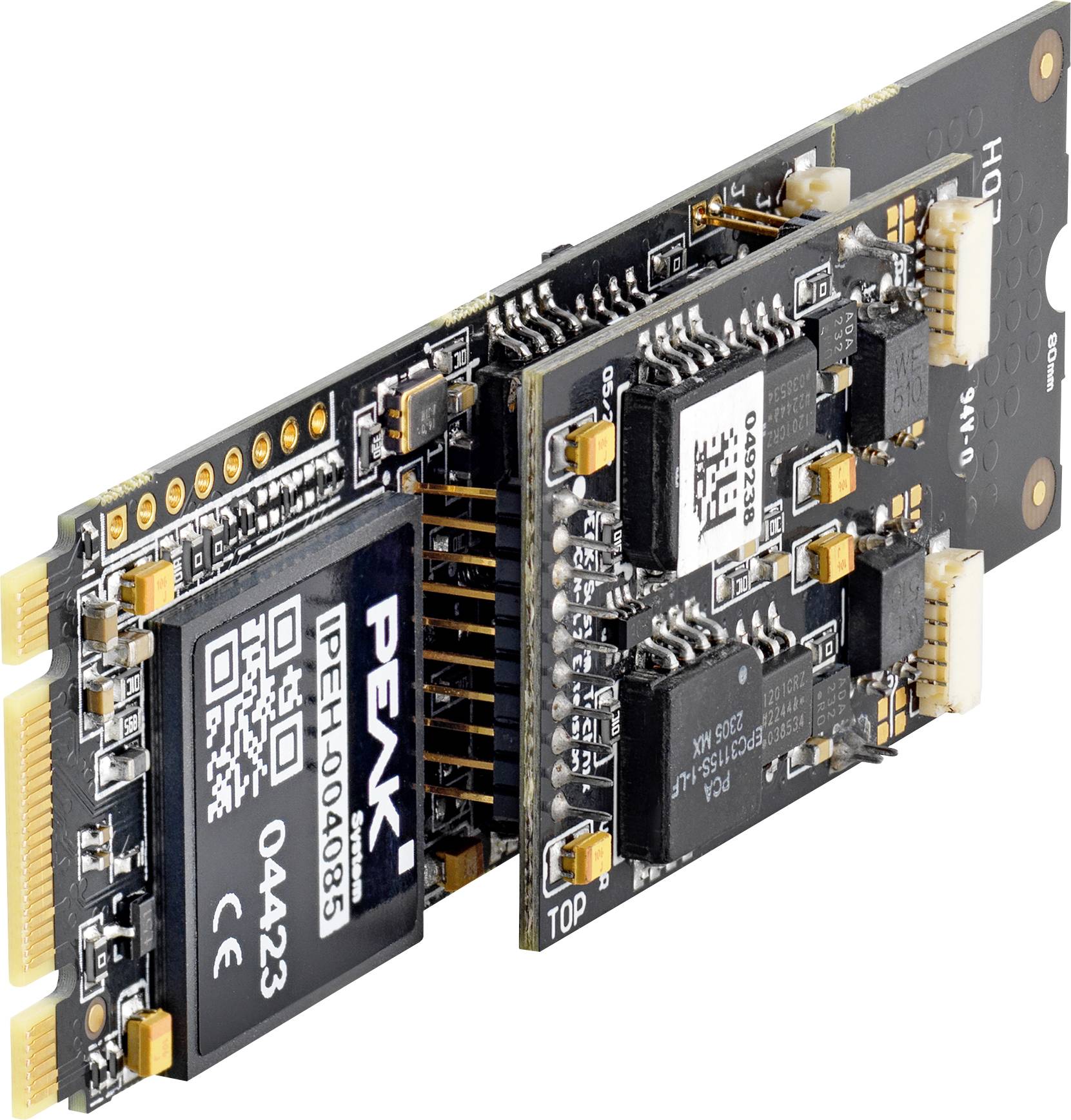 Une image rapprochée d'une carte de circuit informatique avec divers composants électroniques, mettant en avant la connectivité et les détails de conception complexes.