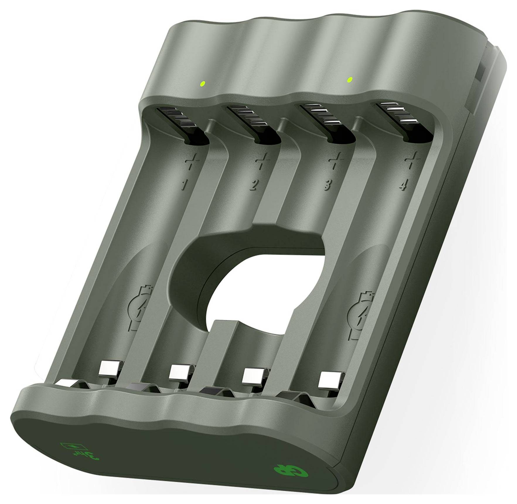 Un chargeur de batteries vert à quatre emplacements, doté de voyants LED pour chaque emplacement, conçu pour charger des batteries rechargeables AA ou AAA.