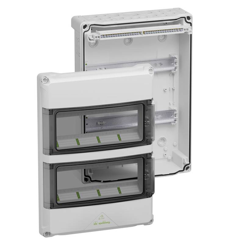 Armoire de distribution électrique murale avec deux portes transparentes fumées, présentée ouverte pour révéler les rails DIN internes et l'espace de câblage.