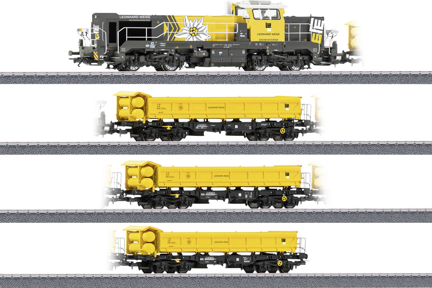 Une locomotive jaune et grise avec trois wagons de marchandises jaunes sur des voies séparées, marquée du logo « LTE » et d'une fleur d'edelweiss.