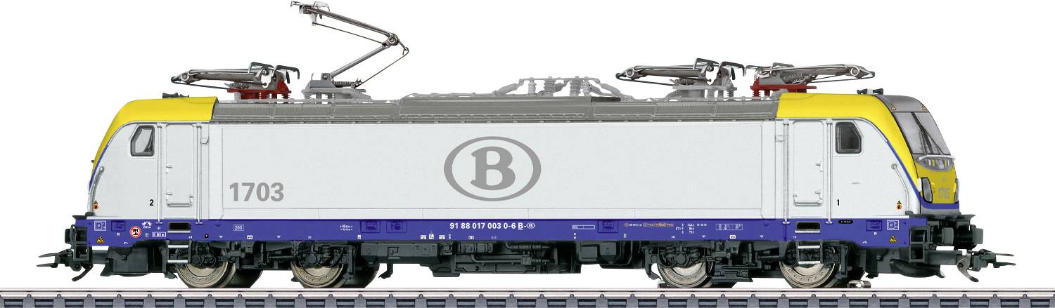 Une locomotive de train électrique moderne avec un schéma de couleurs bleu, blanc et jaune sur des voies ferrées, dotée de pantographes aériens.